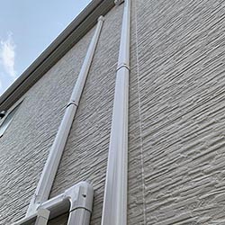 配管化粧カバー後付け作業