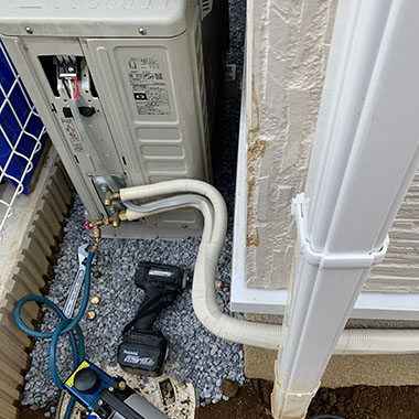 エアコン取り付け様子